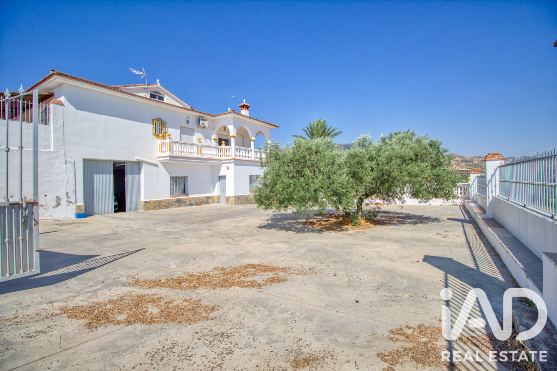 Hus i Alora, Malaga, Spanien 3 sovrum, 1458 kvm. Nr. 187956