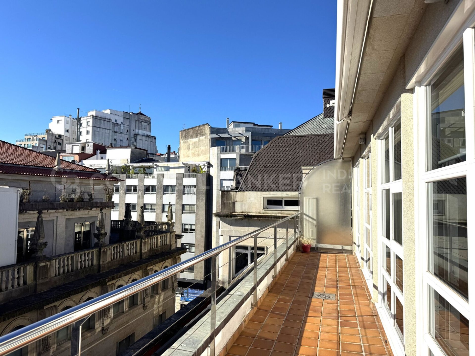 Dúplex en Vigo, Pontevedra, España 1 dormitorio, 115 m2 No. 178493