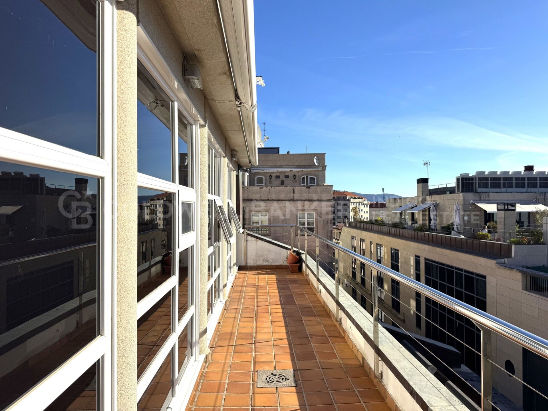 Dúplex en Vigo, Pontevedra, España 1 dormitorio, 115 m2 No. 178493