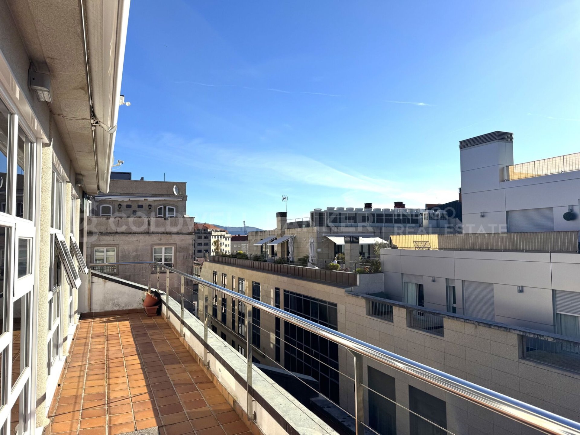 Dúplex en Vigo, Pontevedra, España 1 dormitorio, 115 m2 No. 178493