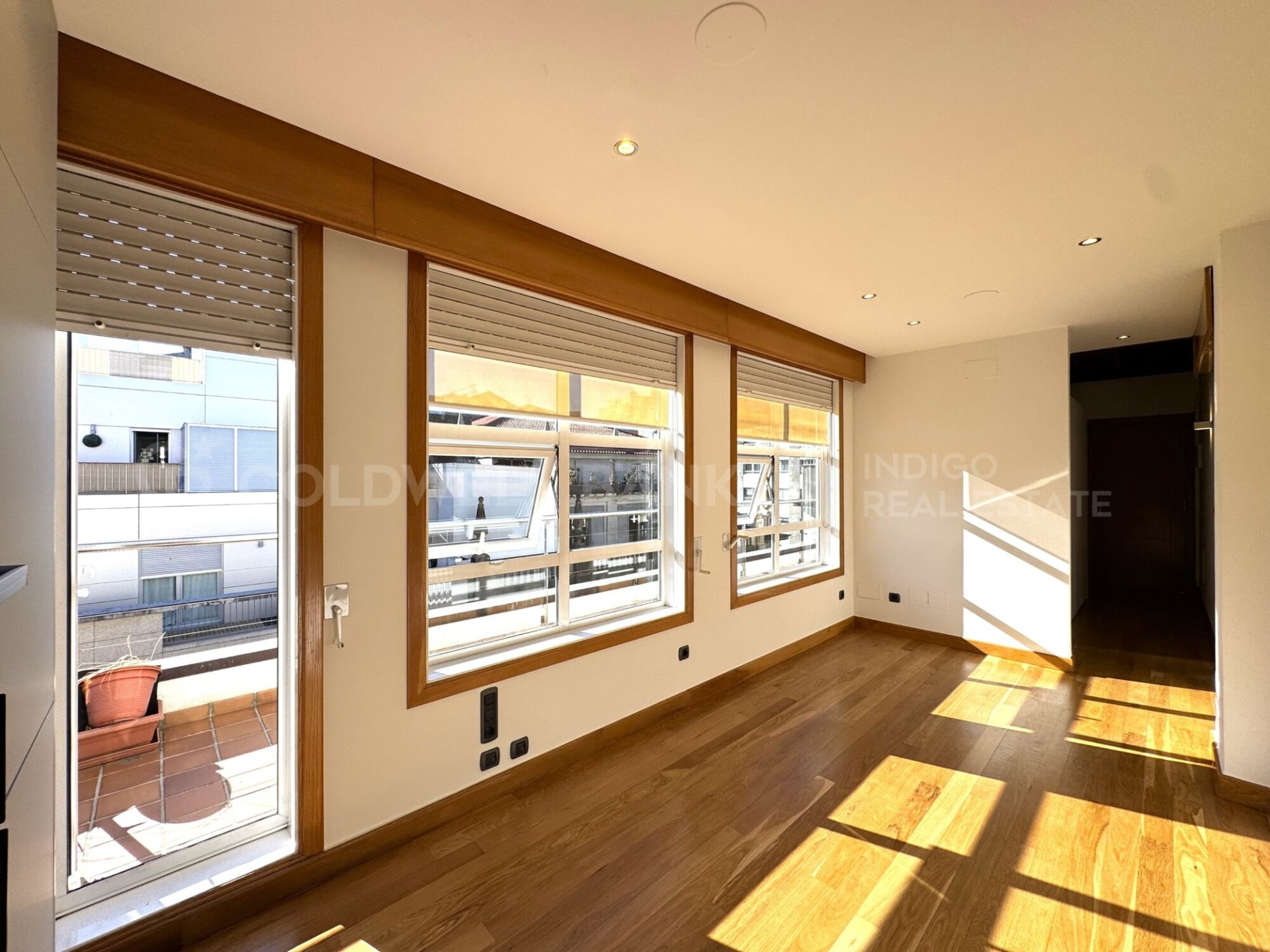 Dúplex en Vigo, Pontevedra, España 1 dormitorio, 115 m2 No. 178493