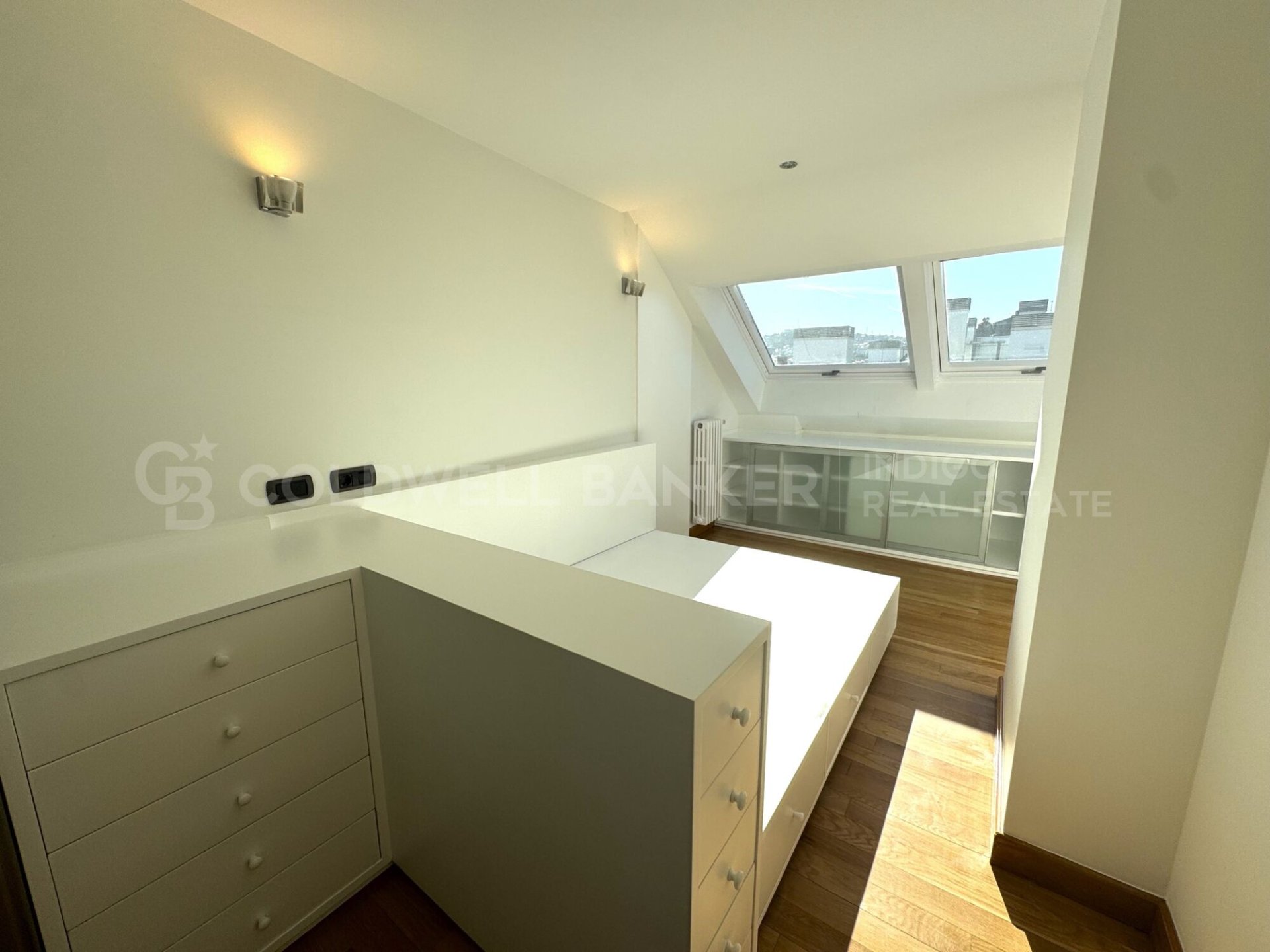 Dúplex en Vigo, Pontevedra, España 1 dormitorio, 115 m2 No. 178493