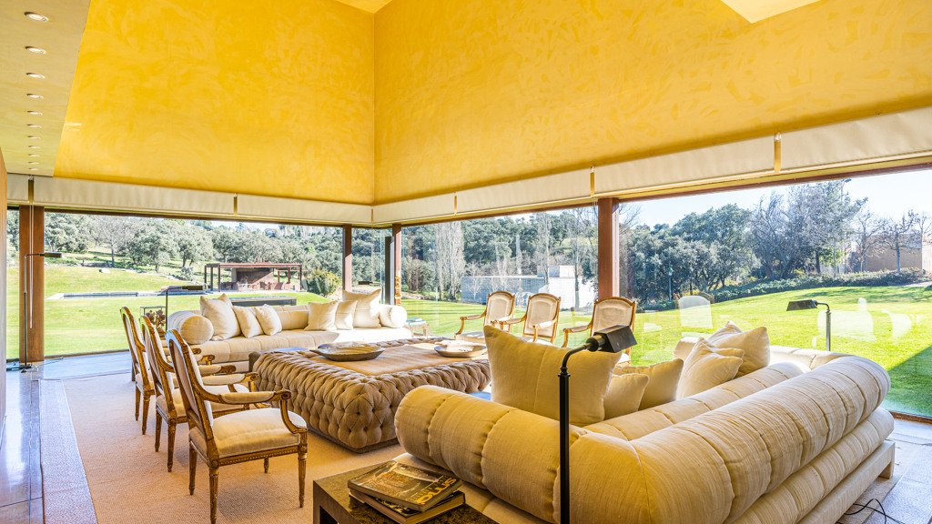 Villa i Las Rozas de Madrid, Madrid, Spanien 12 sovrum, 950 kvm. Nr. 107774