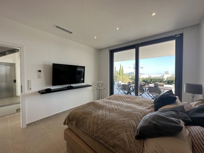 Villa in Nova Santa Ponsa, Mallorca, Spain 4 bedrooms, 363 sq.m. No. 103181