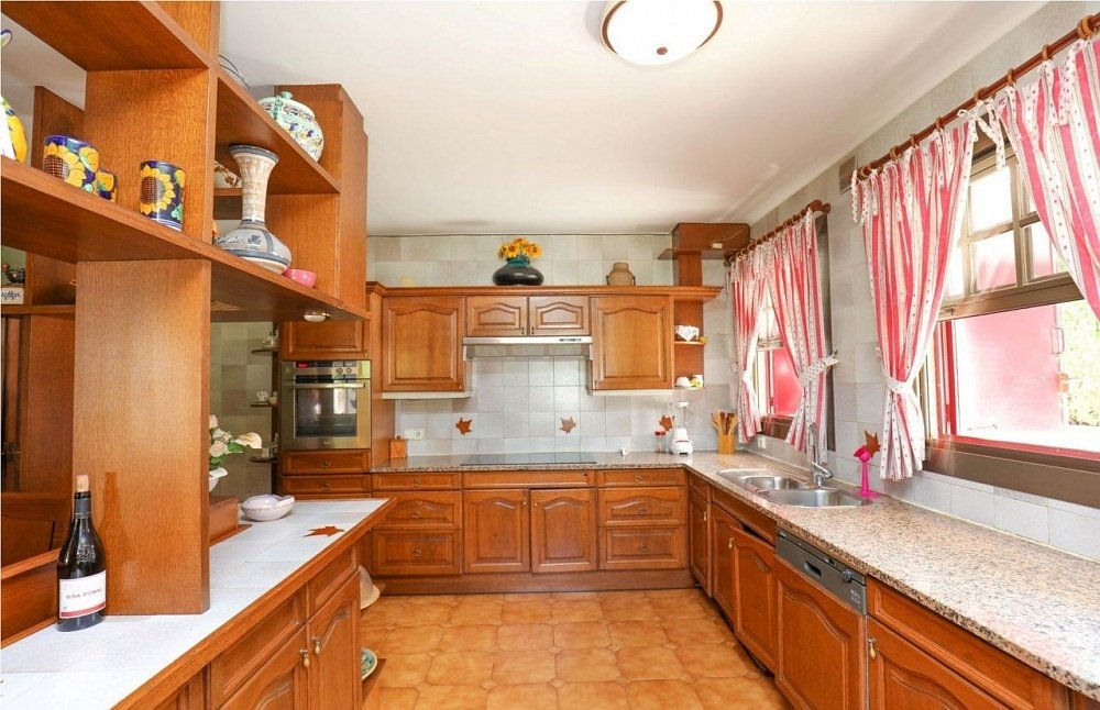 Māja Alella, Barcelona, Spānijā 6 istabas, 639 m2 Nr. 22441