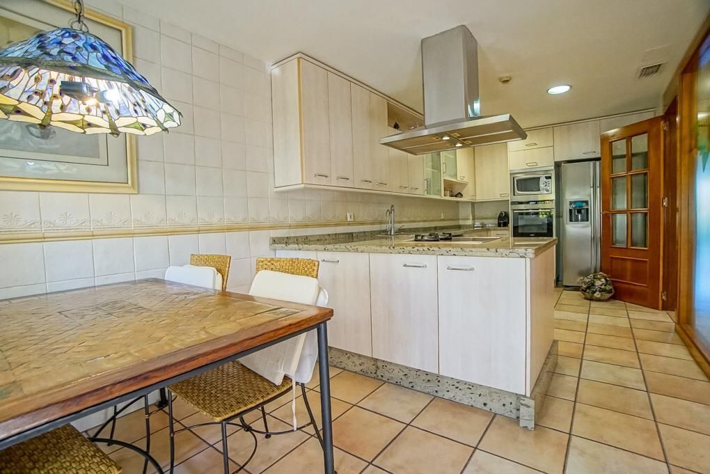 Hus i Alicante, Spanien 5 sovrum, 500 kvm. Nr. 95669