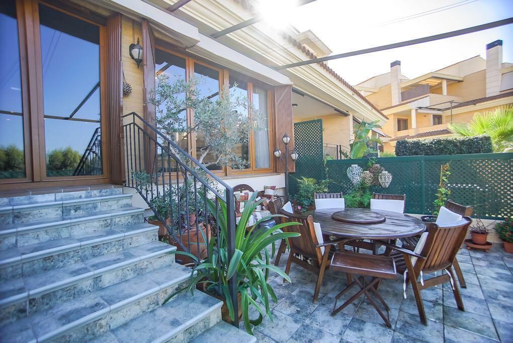 Hus i Alicante, Spanien 5 sovrum, 500 kvm. Nr. 95669