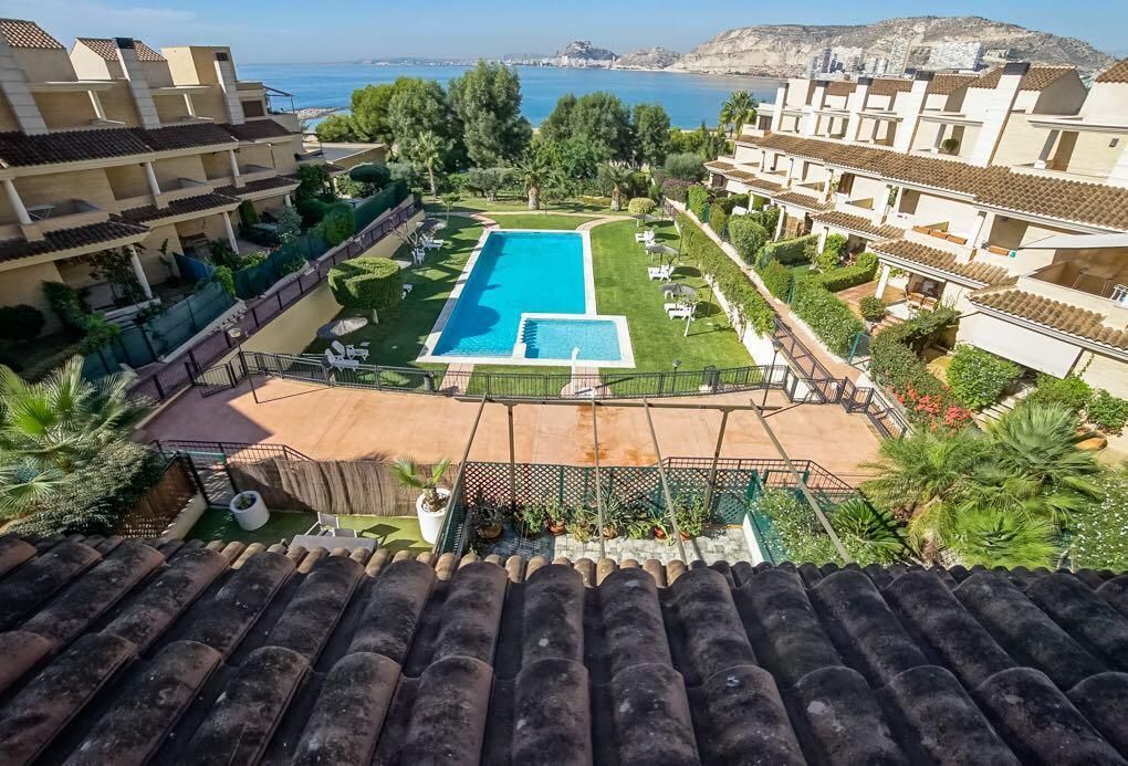 Hus i Alicante, Spanien 5 sovrum, 500 kvm. Nr. 95669