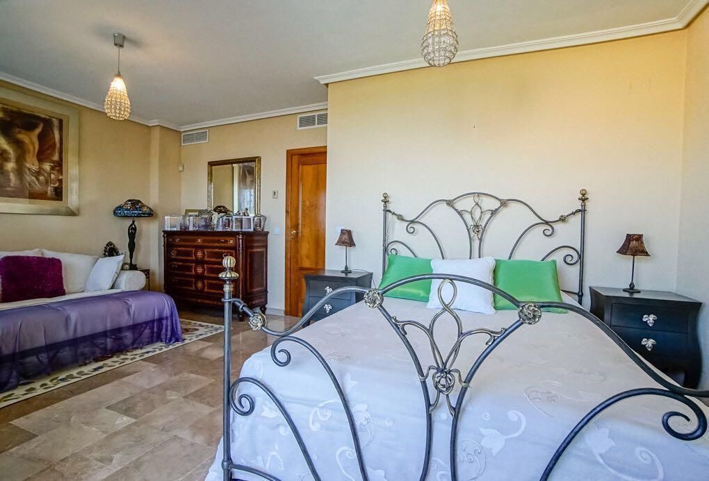 Hus i Alicante, Spanien 5 sovrum, 500 kvm. Nr. 95669