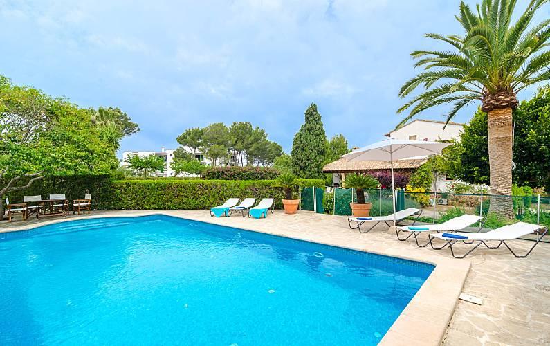 Villa en Cala Blava, Mallorca, España 5 dormitorios, 555 m2 No. 100955