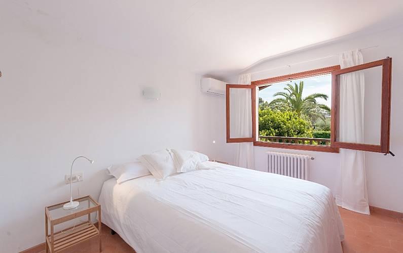 Villa en Cala Blava, Mallorca, España 5 dormitorios, 555 m2 No. 100955