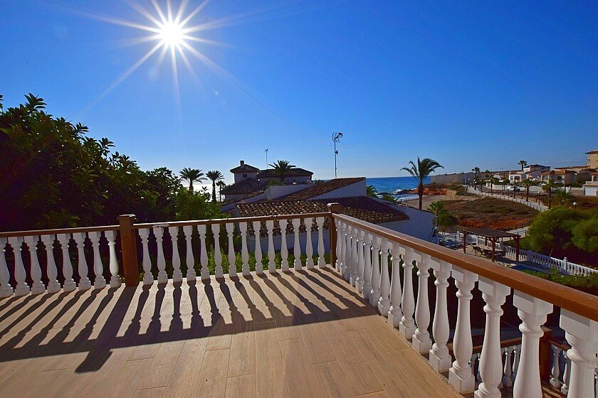 Villa i Alicante, Spanien 6 sovrum, 220 kvm. Nr. 103670