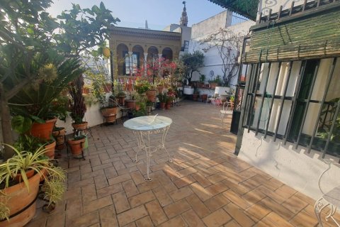 Talo Sevilla, Seville, Espanja 5 makuuhuonetta, 231 m2 No. 92087