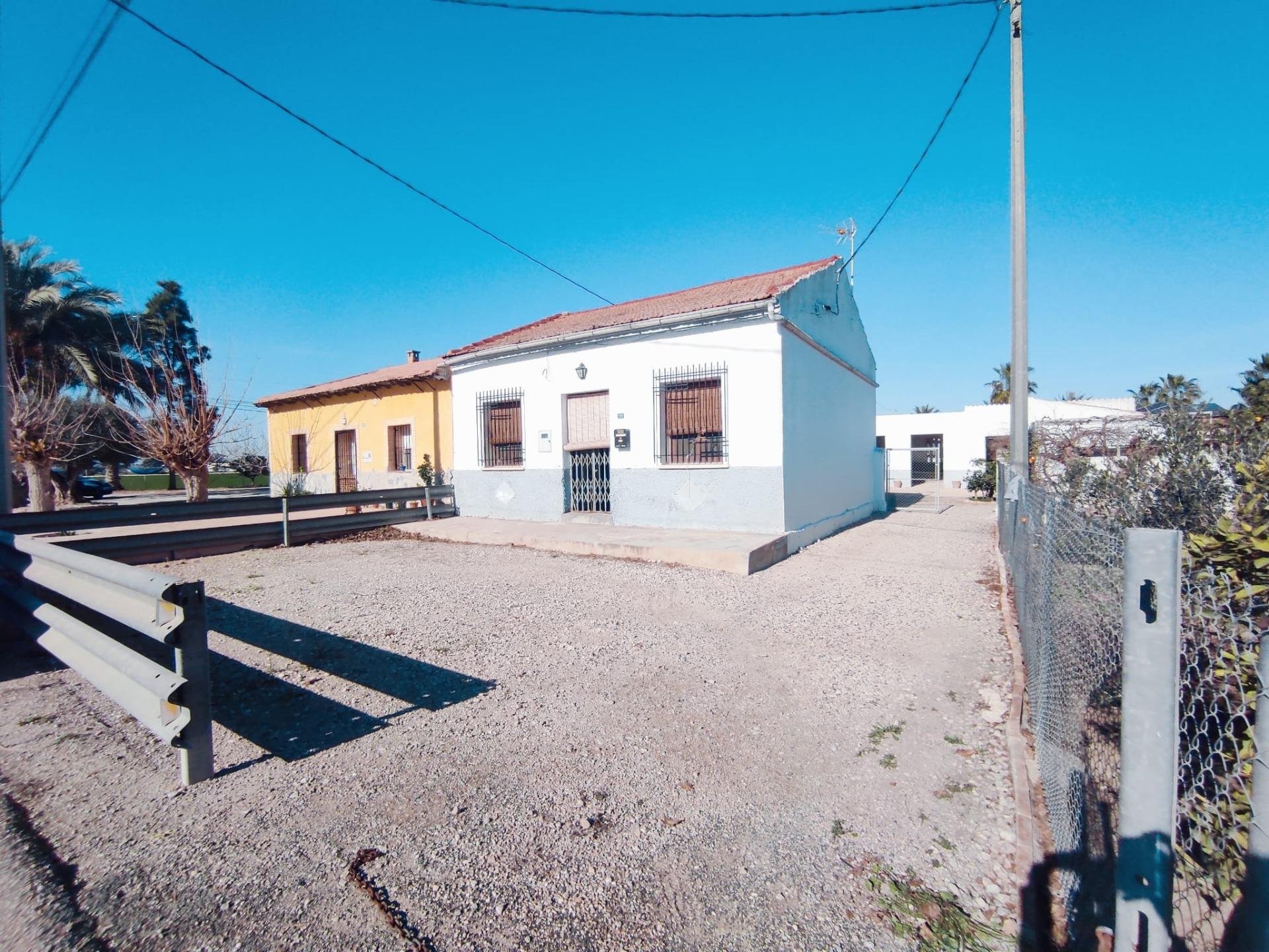 Hus i Dolores, Alicante, Spanien 3 sovrum, 220 kvm. Nr. 91876