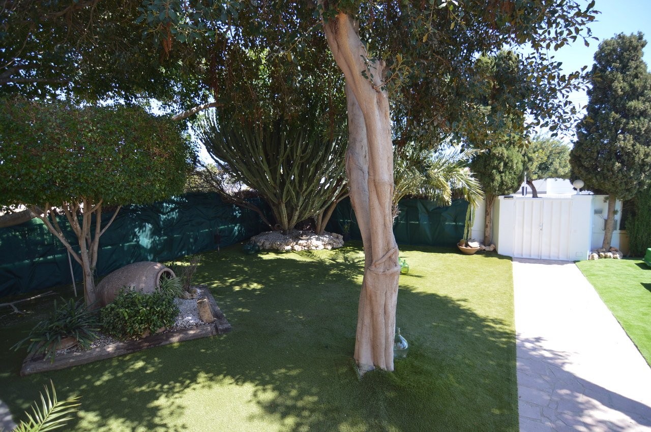 Villa in Torrevieja, Alicante, Spanien 4 Schlafzimmer, 520 m2 Nr. 115965