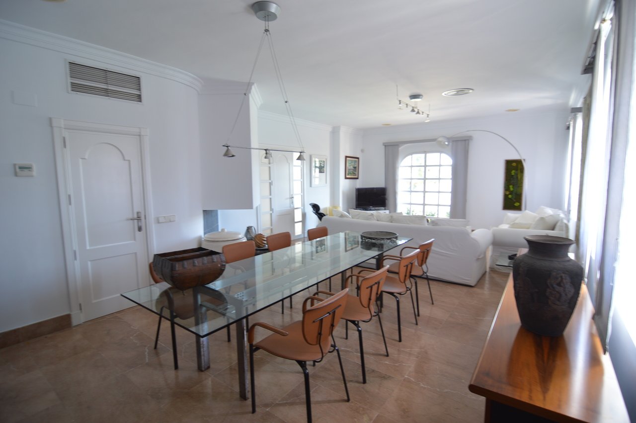 Villa in Torrevieja, Alicante, Spanien 4 Schlafzimmer, 520 m2 Nr. 115965