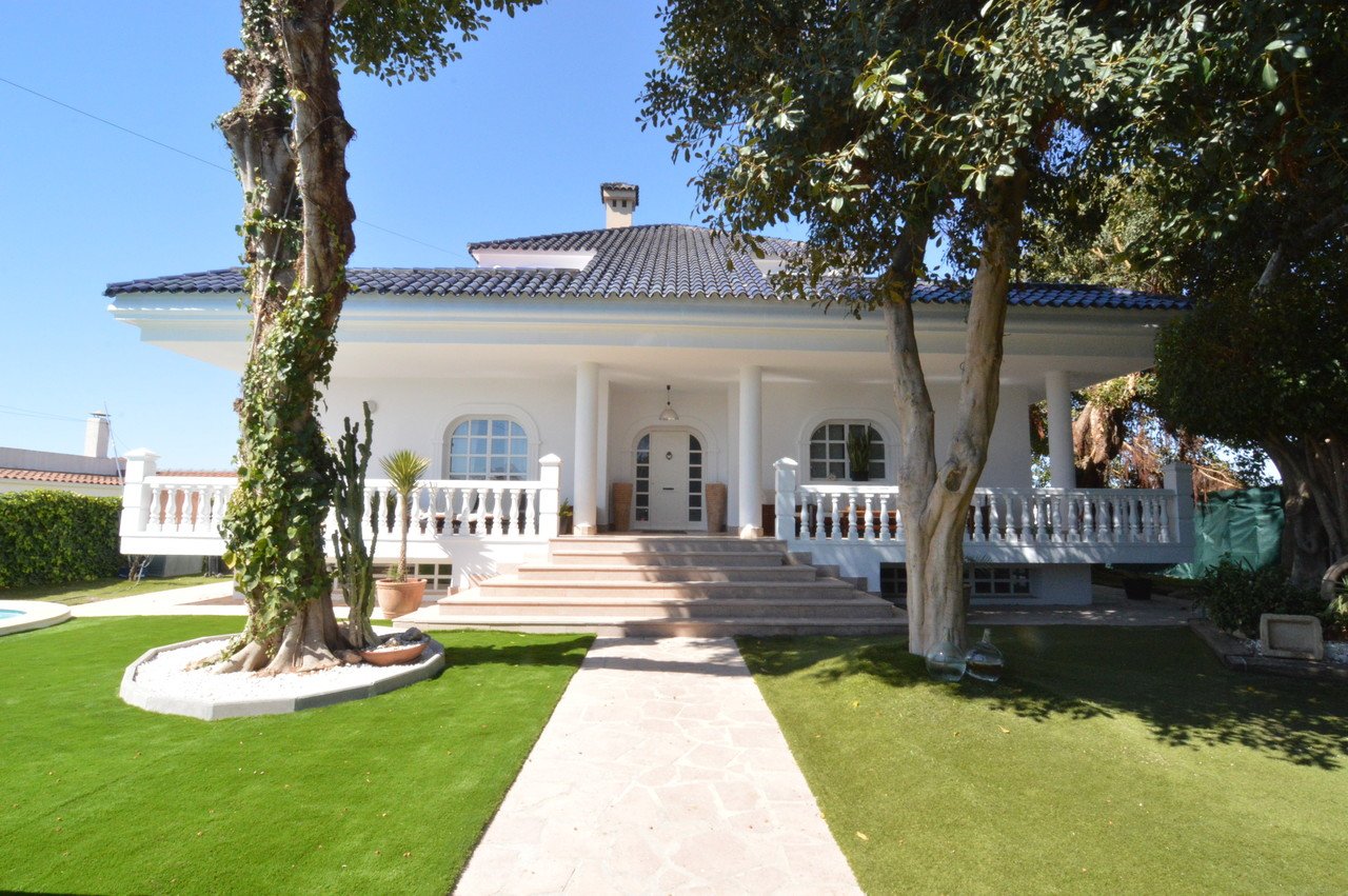 Villa in Torrevieja, Alicante, Spanien 4 Schlafzimmer, 520 m2 Nr. 115965