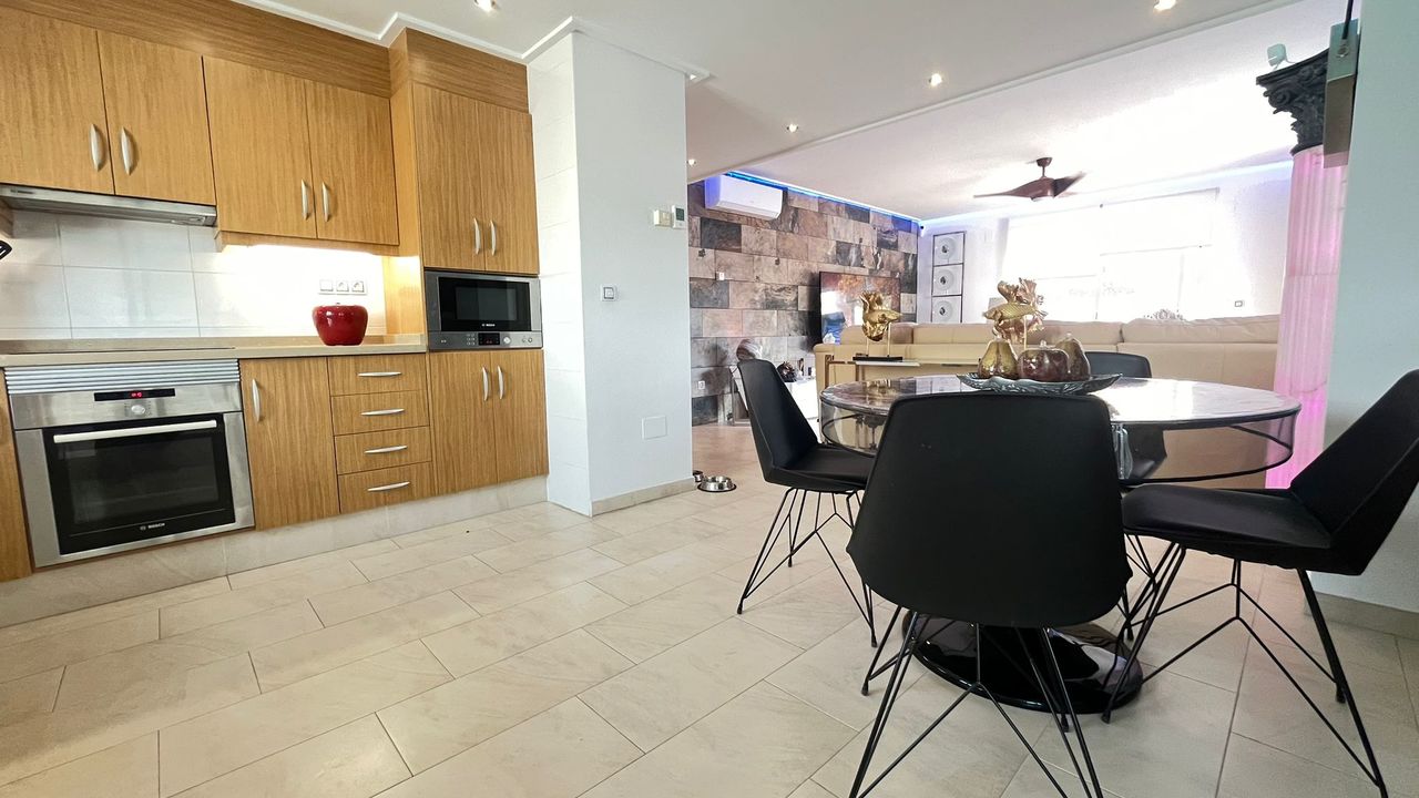 Huoneisto Alicante, Espanja 3 makuuhuonetta, 114 m2 No. 115967