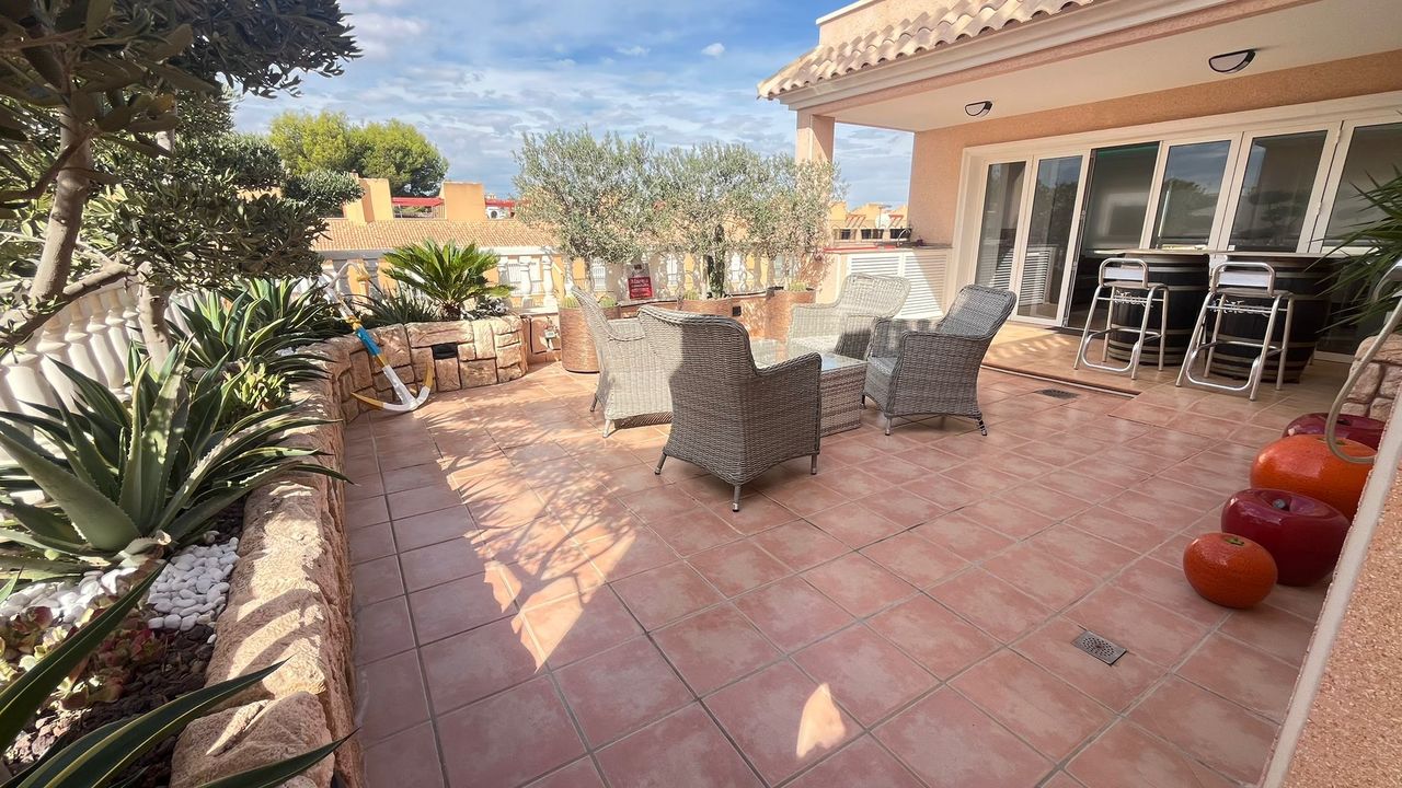 Huoneisto Alicante, Espanja 3 makuuhuonetta, 114 m2 No. 115967