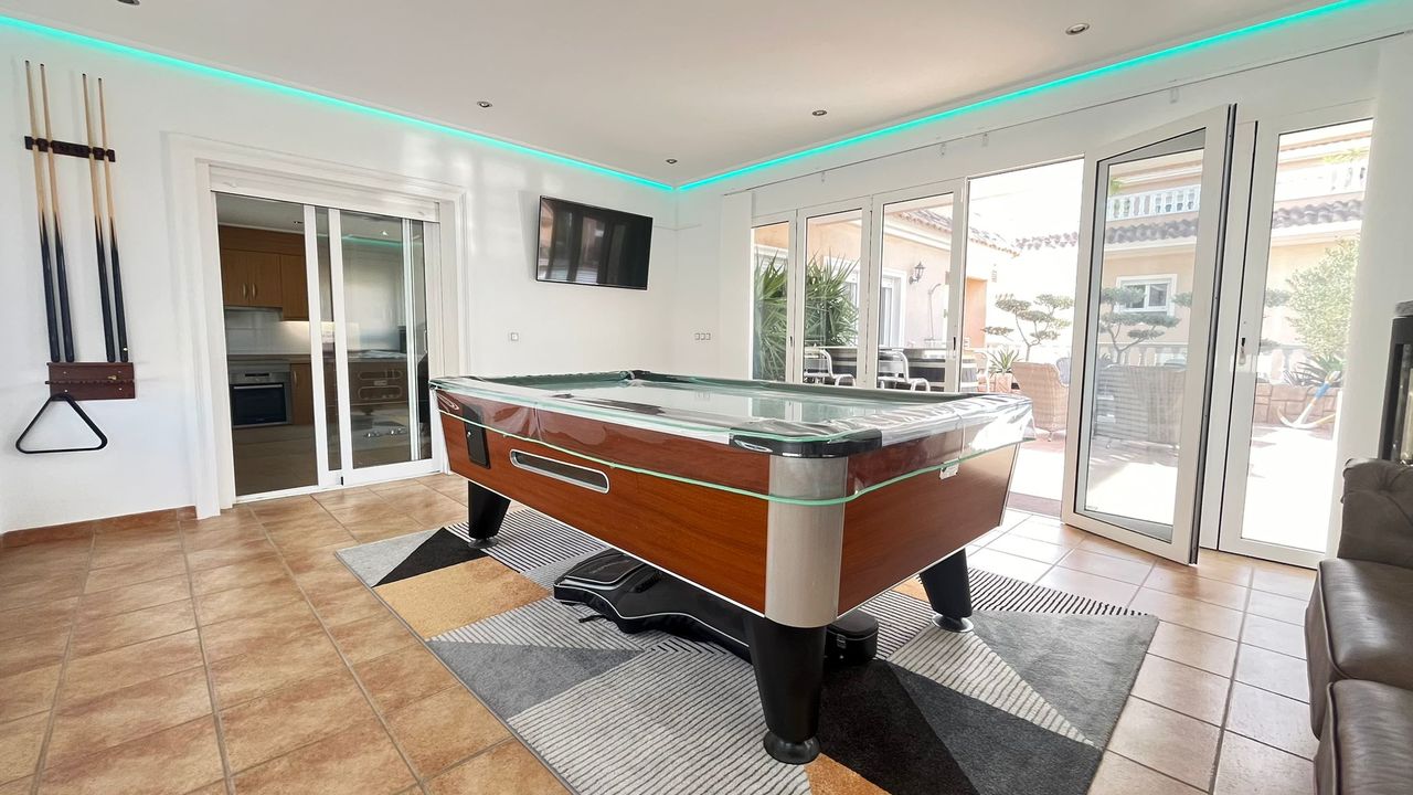 Huoneisto Alicante, Espanja 3 makuuhuonetta, 114 m2 No. 115967