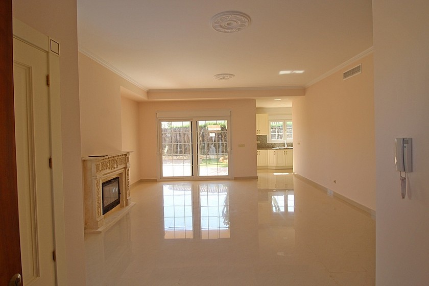 Villa en Cabo Roig, Alicante, España 5 dormitorios, 250 m2 No. 103700