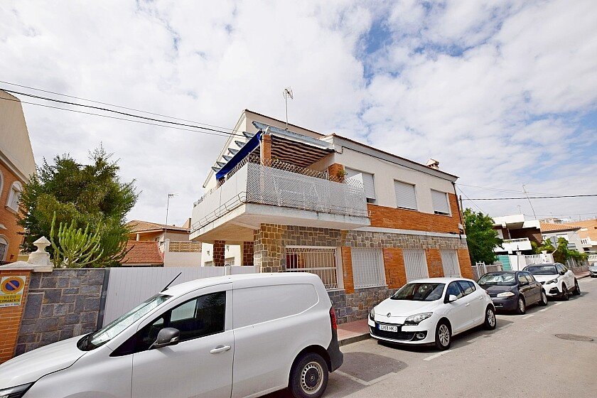 Bungalow en Santiago de la Ribera, Murcia, España 4 dormitorios, 240 m2 No. 111290