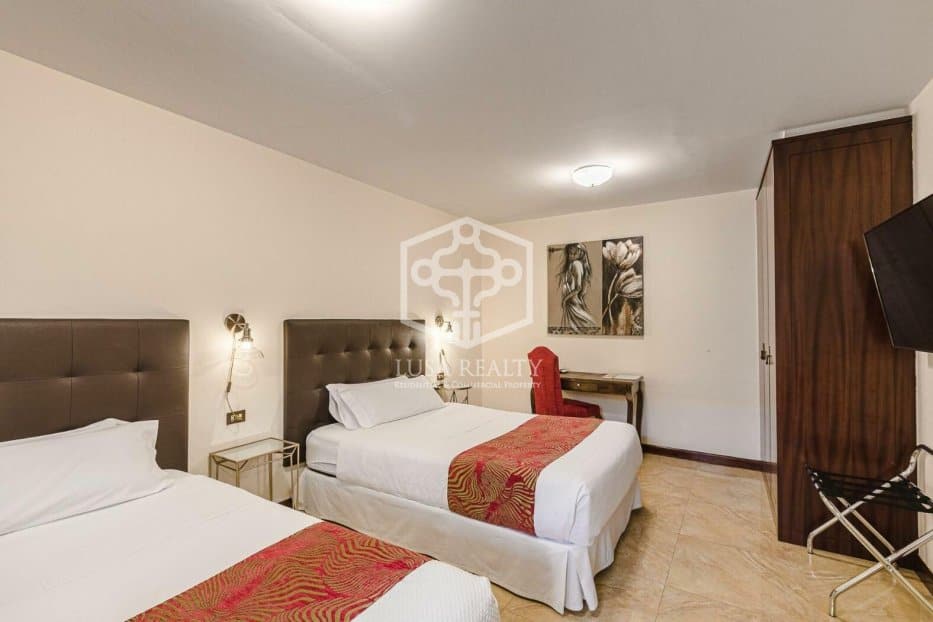 Proprietà commerciale a San Cristobal de La Laguna, Tenerife, Spagna 9 camere da letto, 980 mq. N° 94455