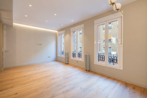 Apartment à Madrid, Espagne 3 chambres, 105 m2 No. 89244