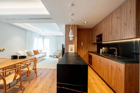 Apartment in Madrid, Spain 2 bedrooms, 105 sq.m. No. 89240