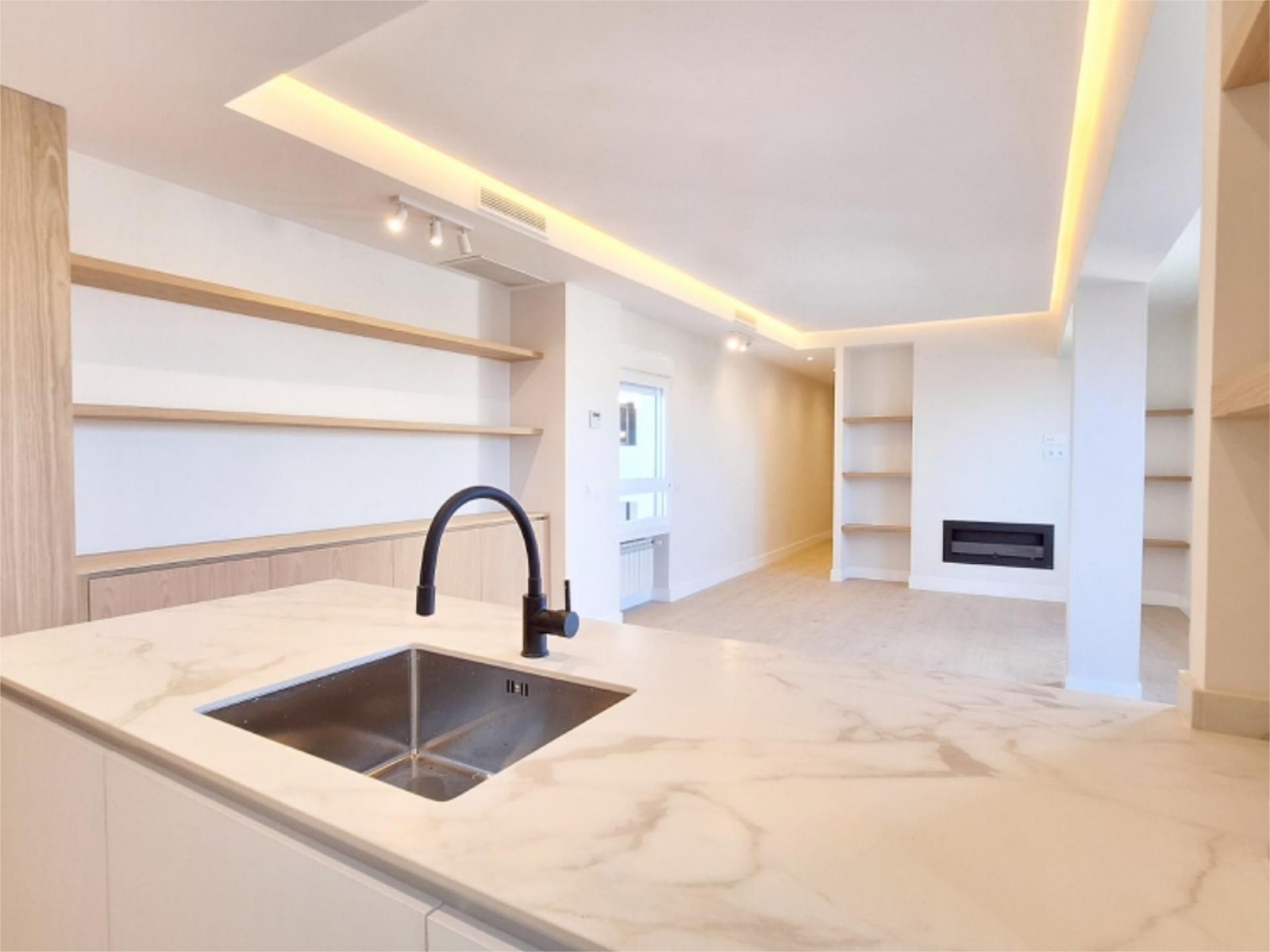 Wohnung in Madrid, Spanien 2 Schlafzimmer, 91 m2 Nr. 89242