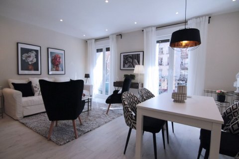 Wohnung in Madrid, Spanien 2 Schlafzimmer, 97 m2 Nr. 89243