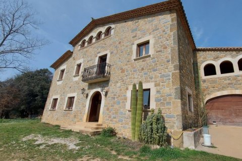 Talo Girona, Espanja 5 makuuhuonetta, 500 m2 No. 35349