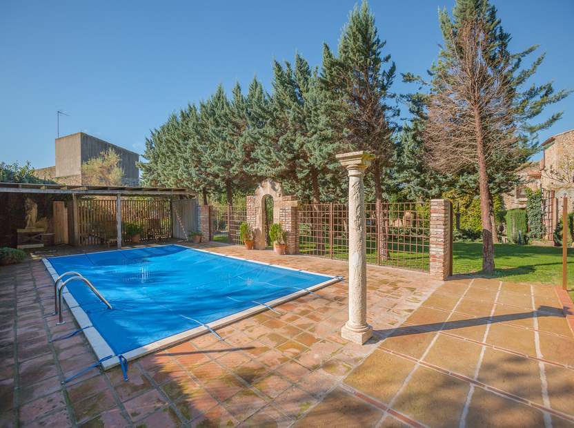House in Girona, Spanien 4 Schlafzimmer, 450 m2 Nr. 22812