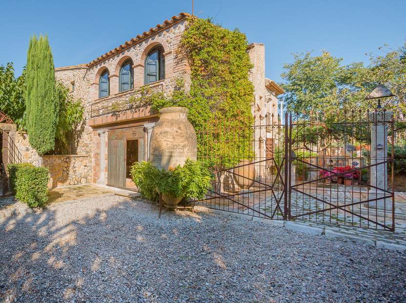 House in Girona, Spanien 4 Schlafzimmer, 450 m2 Nr. 22812