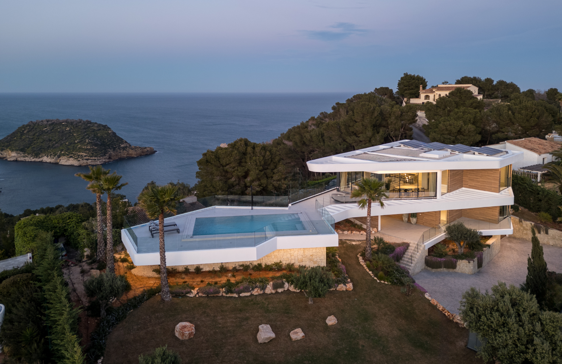 Villa a Javea, Alicante, Spagna 5 camere da letto, 545 mq. N° 95389