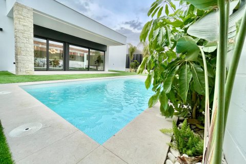 Huvila Alicante, Espanja 3 makuuhuonetta, 105 m2 No. 111357