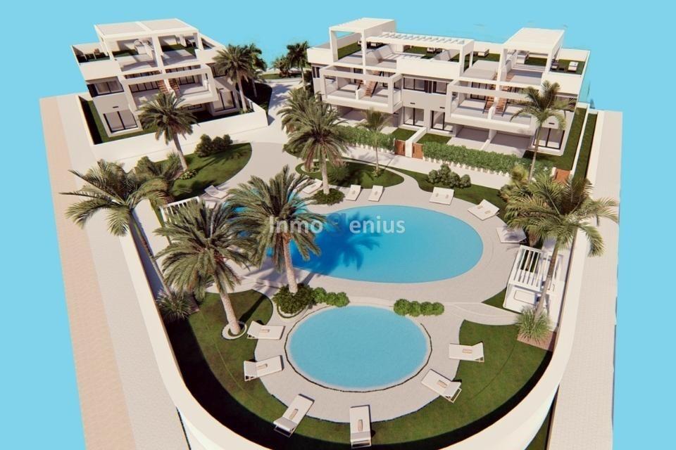Bungalow in Torrevieja, Alicante, Spain 2 bedrooms, 131 sq.m. No. 81569