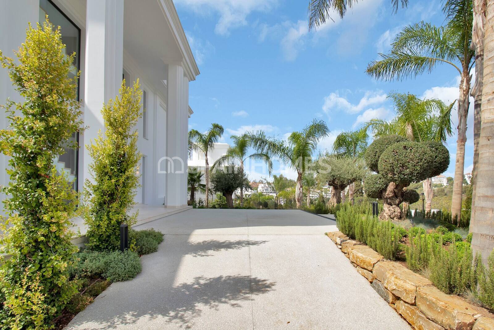 Villa in Marbella, Malaga, Spain 5 bedrooms, 615 sq.m. No. 48474
