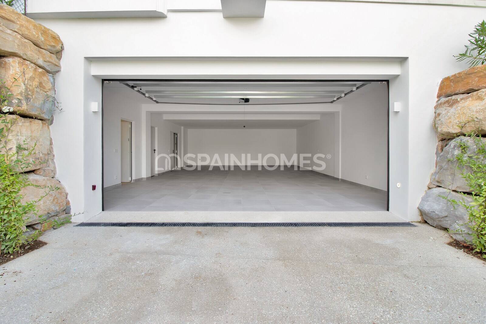 Villa in Marbella, Malaga, Spain 5 bedrooms, 615 sq.m. No. 48474