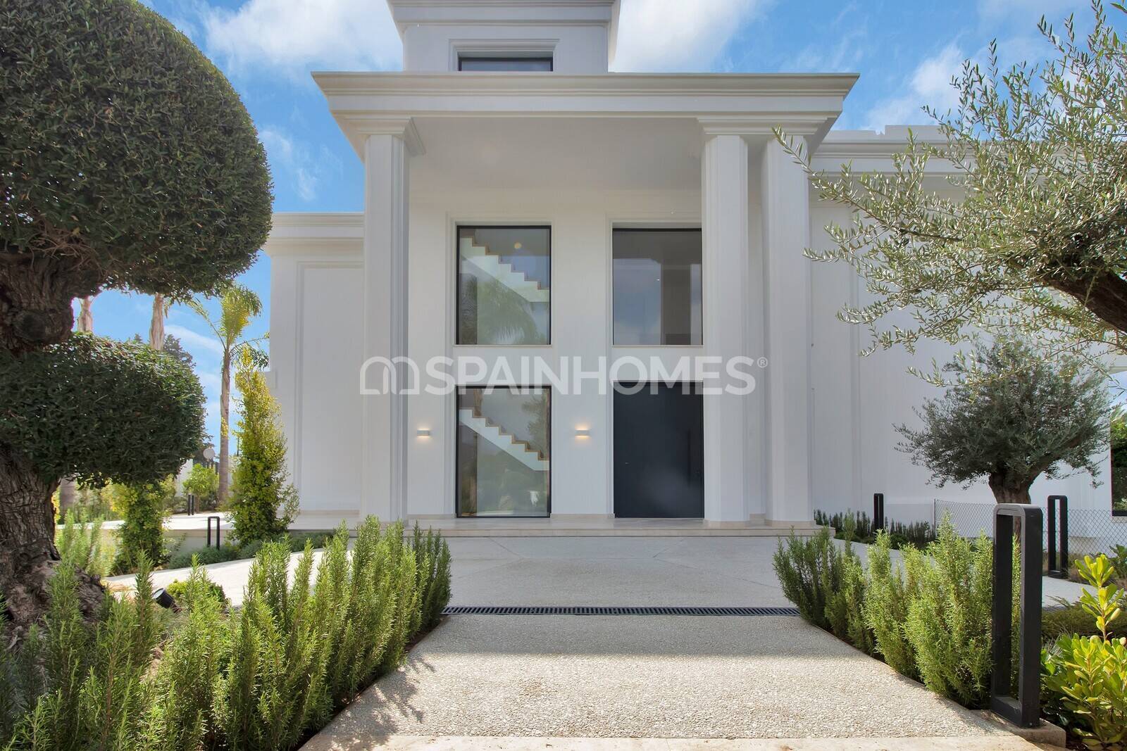 Villa in Marbella, Malaga, Spain 5 bedrooms, 615 sq.m. No. 48474