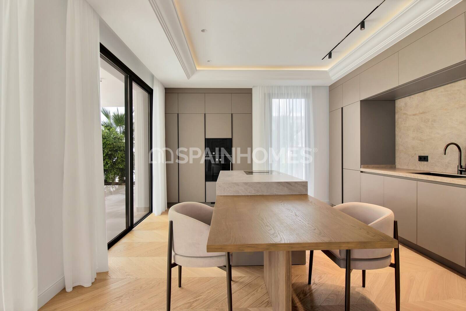 Villa in Marbella, Malaga, Spain 5 bedrooms, 615 sq.m. No. 48474