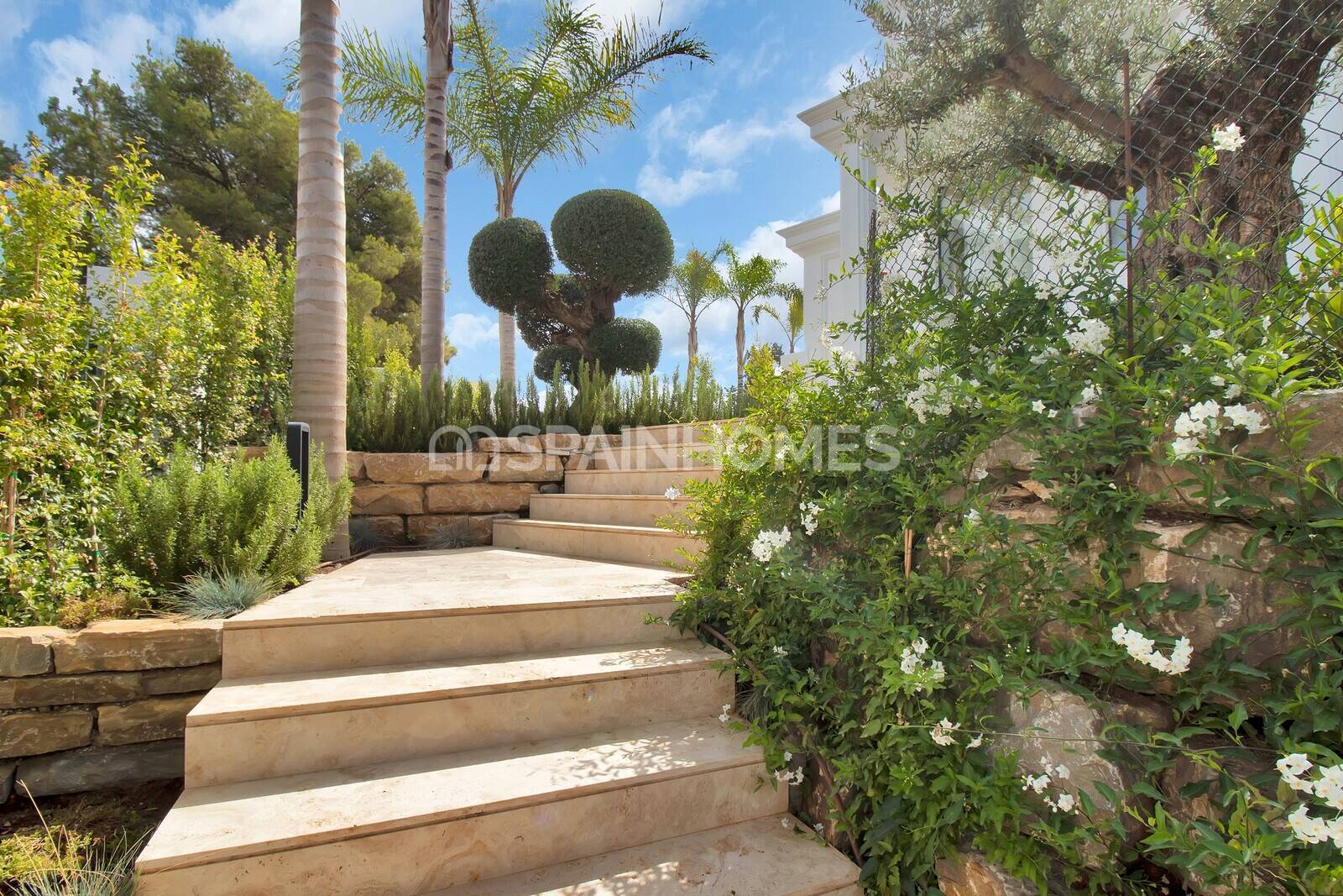 Villa in Marbella, Malaga, Spain 5 bedrooms, 615 sq.m. No. 48474