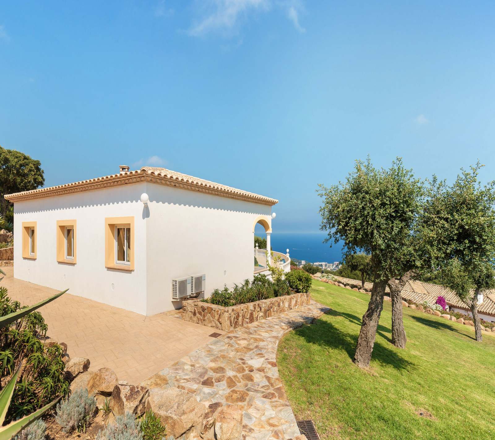 Hus i Platja D'aro, Girona, Spanien 6 sovrum, 717 kvm. Nr. 22904