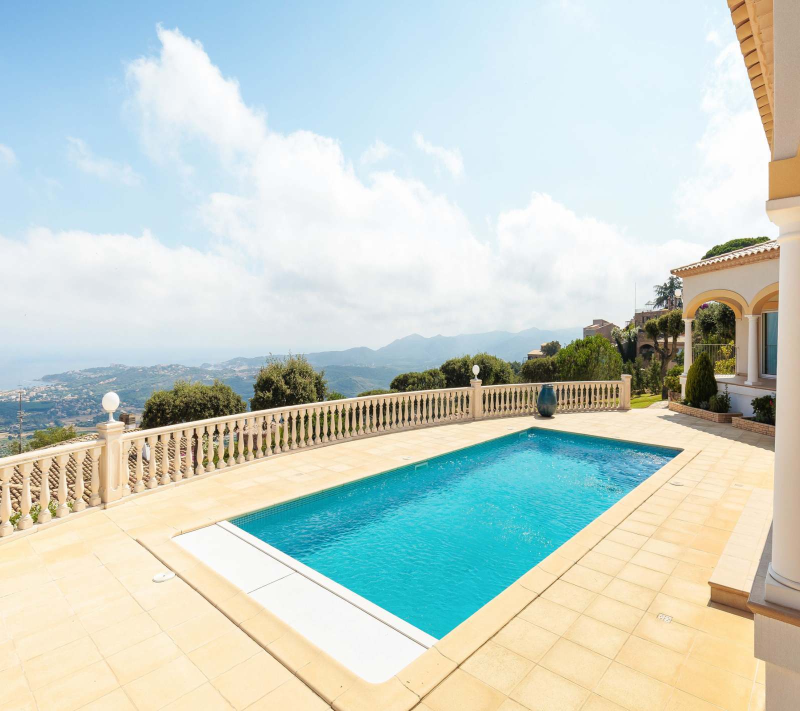 Hus i Platja D'aro, Girona, Spanien 6 sovrum, 717 kvm. Nr. 22904