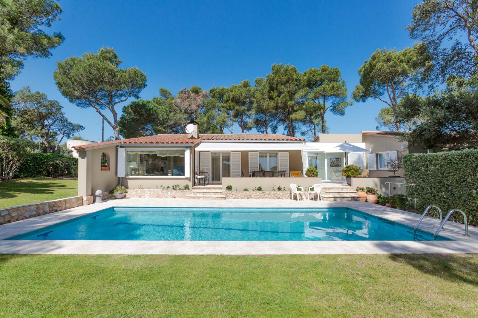 Talo Palafrugell, Girona, Espanja 4 makuuhuonetta, 228 m2 No. 22906