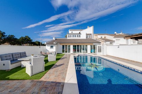 Villa a San Javier, Murcia, Spagna 6 camere da letto, 418 mq. N° 115311