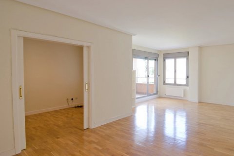Wohnung in Madrid, Spanien 3 Schlafzimmer, 160 m2 Nr. 90589