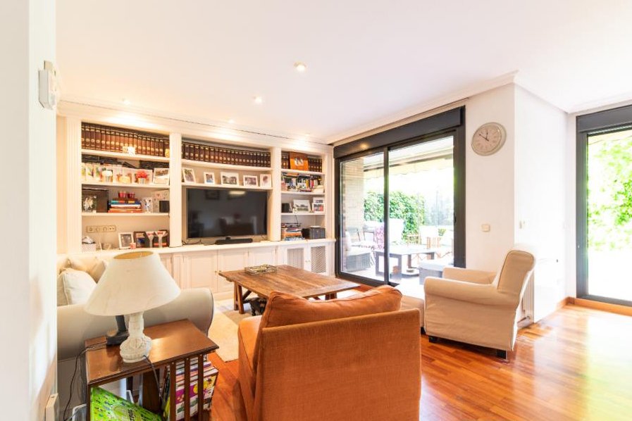 Bliźniak w Madrid, Hiszpania 4 sypialnie, 179 mkw. nr 90586