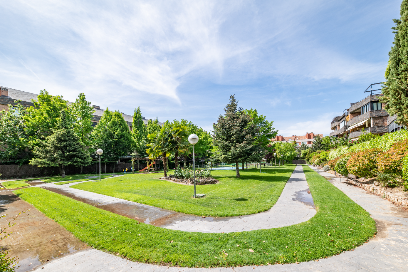 Bliźniak w Madrid, Hiszpania 4 sypialnie, 179 mkw. nr 90586