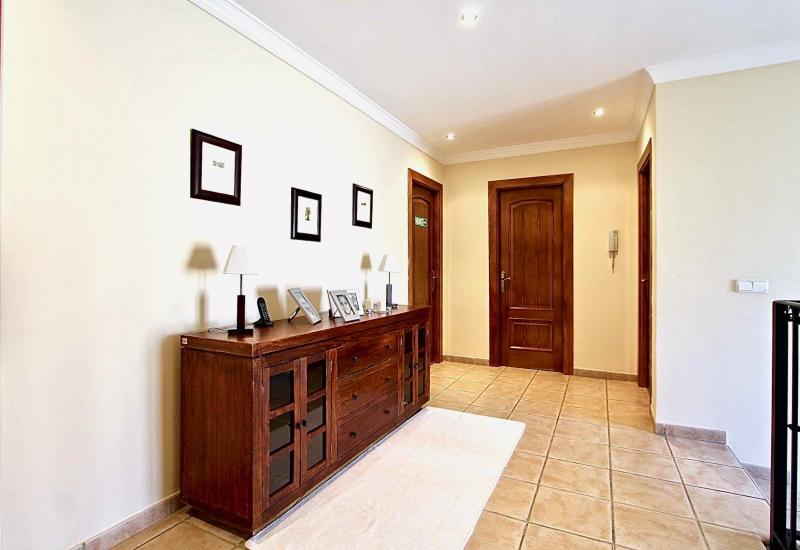 Villa en Santa Ponsa, Mallorca, España 5 dormitorios, 330 m2 No. 108971